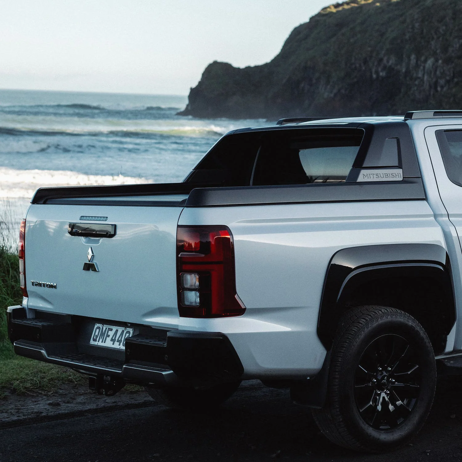 MRC-2000 Manual Roll Cover - Mitsubishi MV Triton GSR 2024+ - Image 4